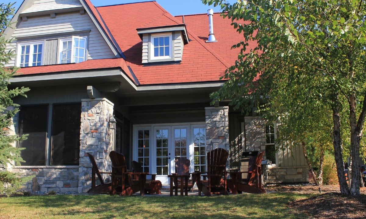 Seguin Cottage | Lake Joseph Luxury 2-Story Condo Home