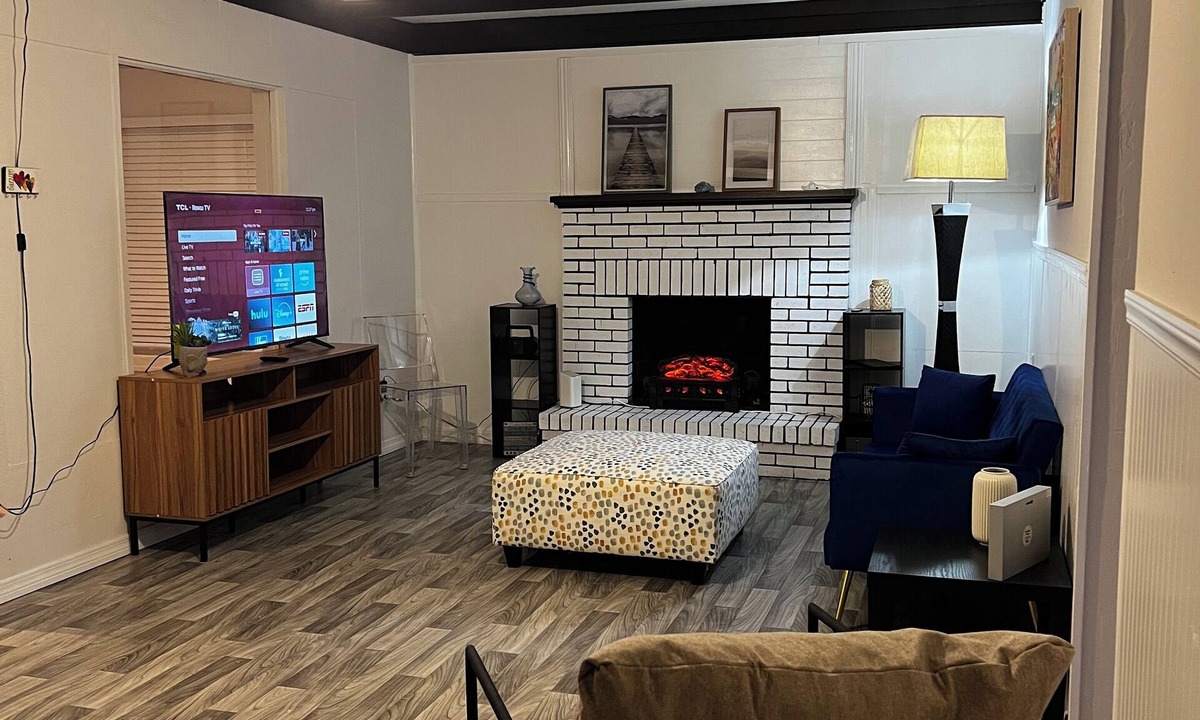 Sebring House | Lake Sebring Remodel Happy House. Tranquil ,Cozy with Amenities!