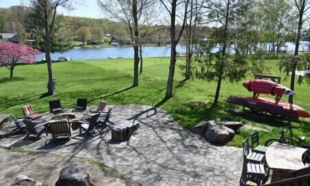 Treasure Lake House | Lakefront at Treasure Lake - Hot Tub, Patio, Docks