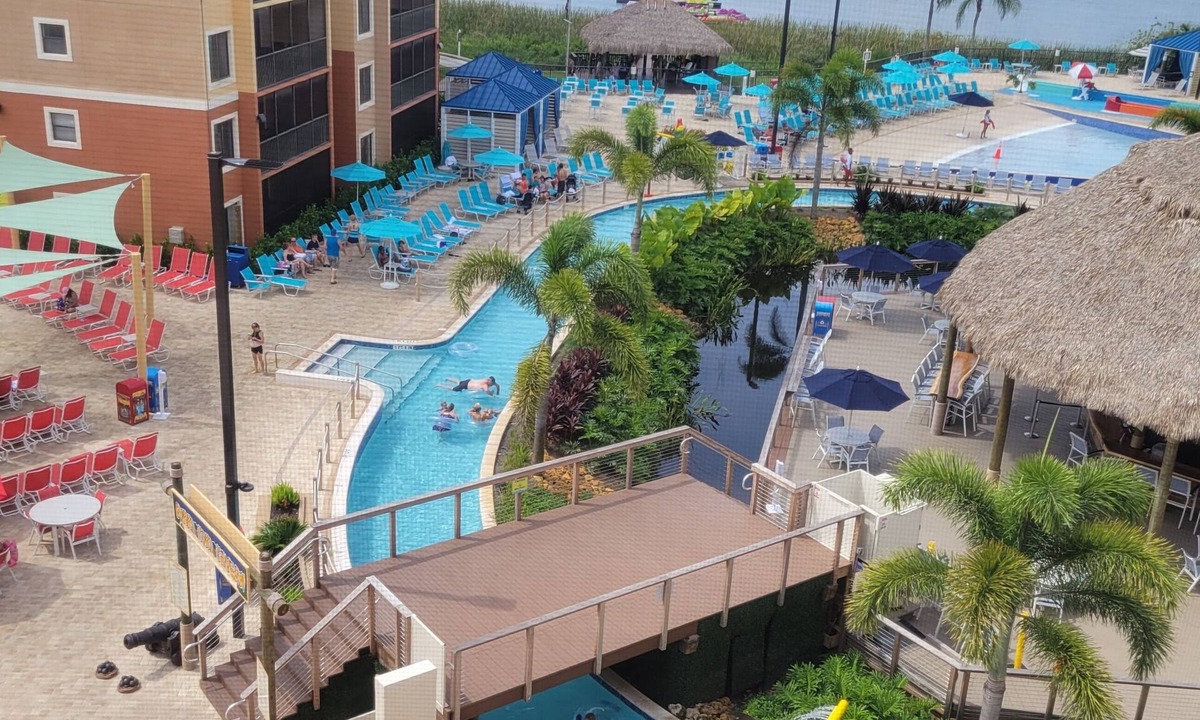 Florida Central Atlantic Coast Resort | Large family sized 3BR Condo Near Disney & Universal & Sea World