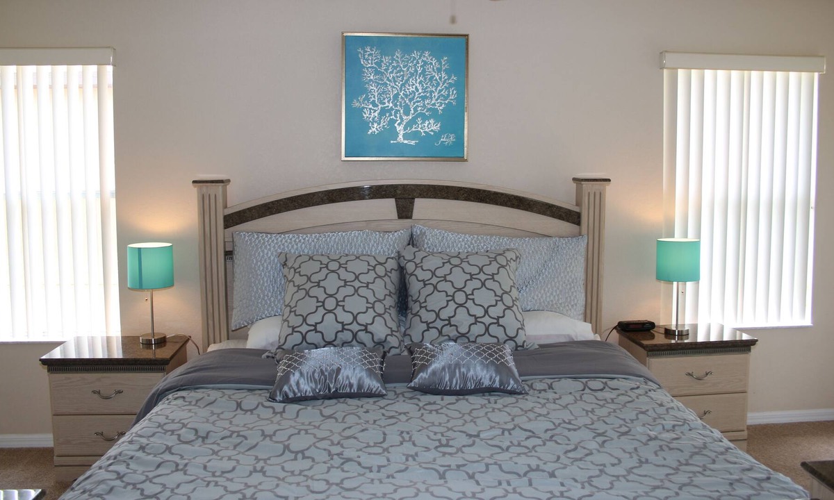 Regal Palms House | Large Townhouse; Walk to Pool & Lazy River! 15 minutes to Disney; Free WIFI