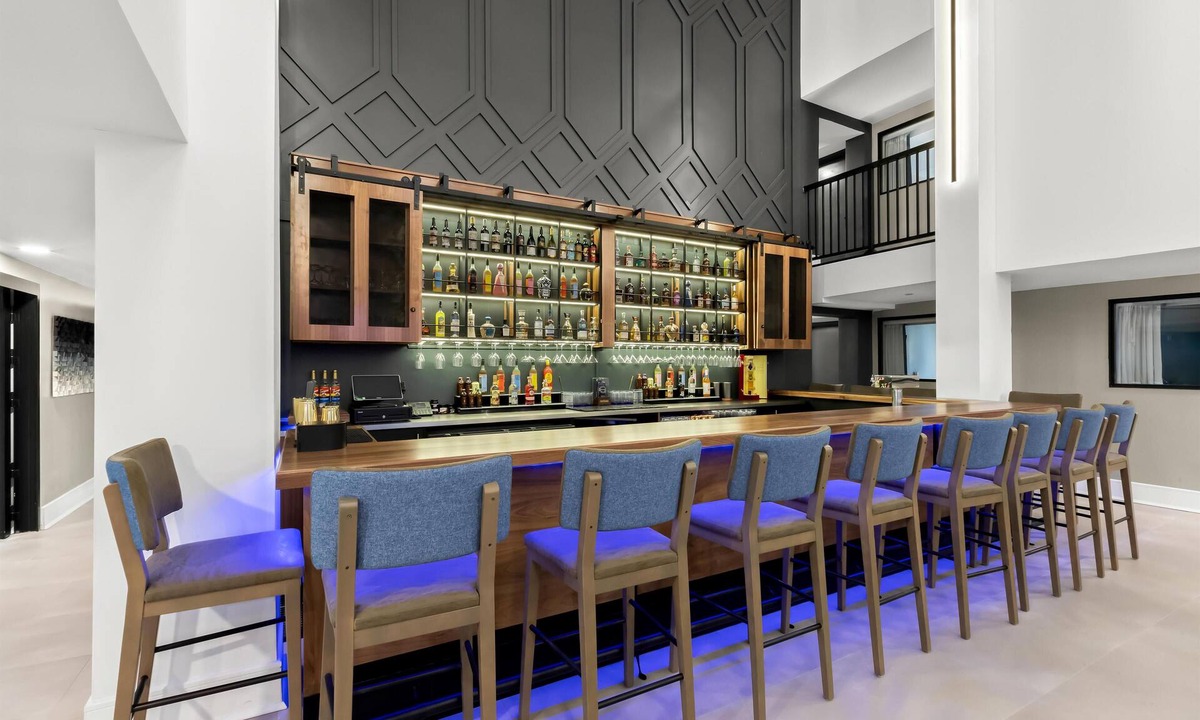 Tinton Falls Hotel | Latitude Suites Tinton Falls, part of Unscripted by Hyatt