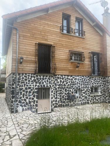 Le Raincy House | LE COSY POUPY