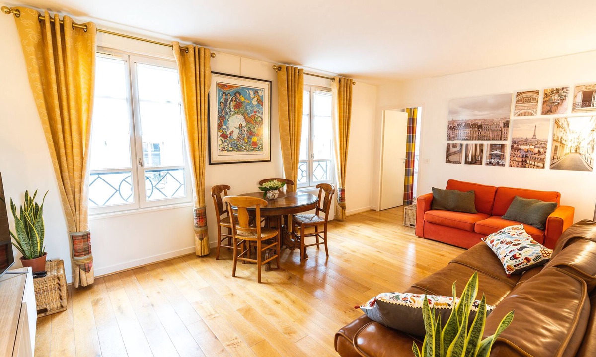 14th Arrondissement Apartment | Le Daguerre : Classic French Apartment on Trendy Rue Daguerre