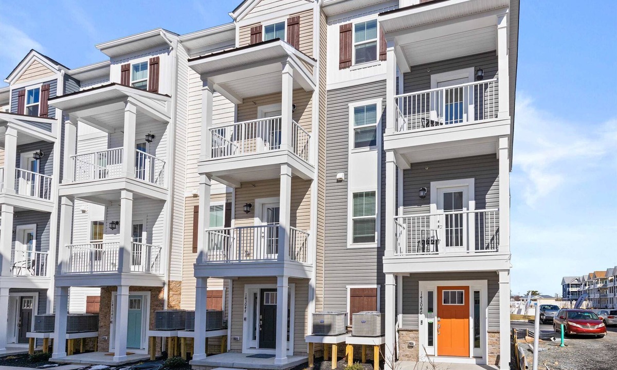 Caine Woods House | Lighthouse Dual Townhomes Steps to the Beach