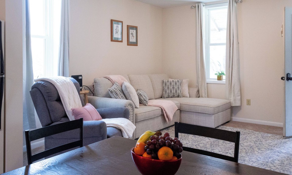 Mill Hall House | Little Red House on Hill Street 1bd, 1bth sleeps 4