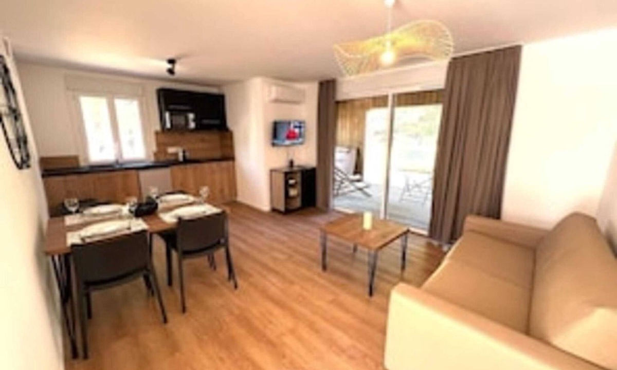 Cala Rossa Apartment | Location Corsica, T2 800 m from Cala Rossa Beach