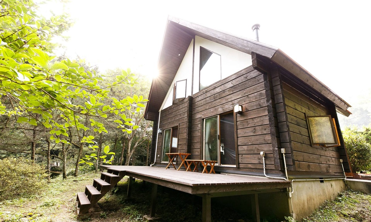 Tsuru Cabin | Loghouse Seseragi