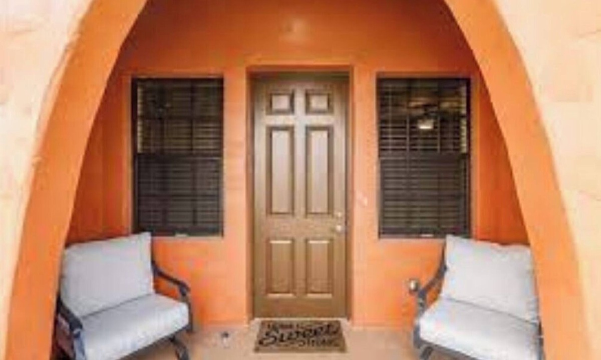 Fort Myers House | Looking for a Resort Feel? Waterfront Property!
