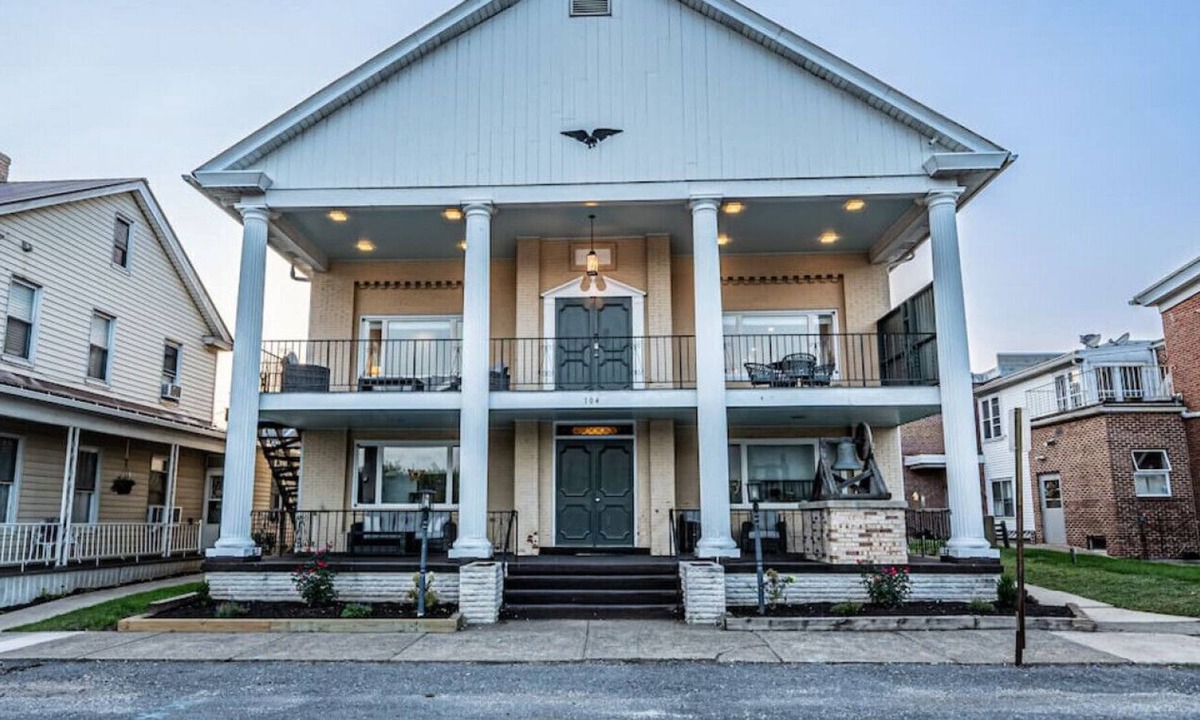 Loyalton Apartment | Lovely 1 bedroom with Free Parking, River Views
