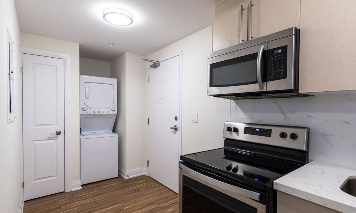 Waterloo Condo | Lovely One Bedroom Entire Apartment Close to University