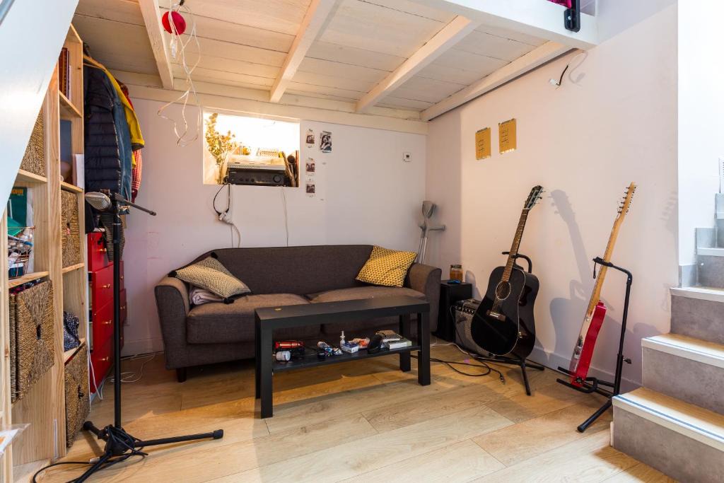 Belleville Apartment | Lovely Studio in Belleville
