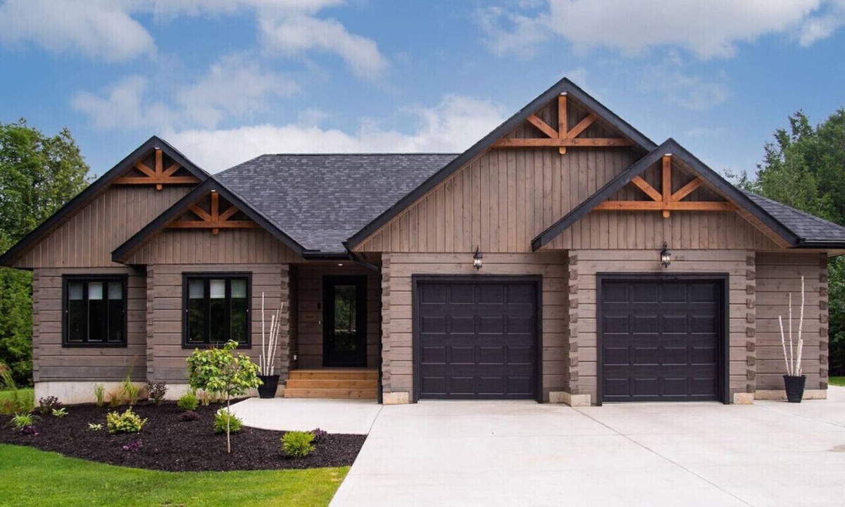Chatsworth House | Luna Log House | An Arrivals Stay | 5 Bdrm + Sauna