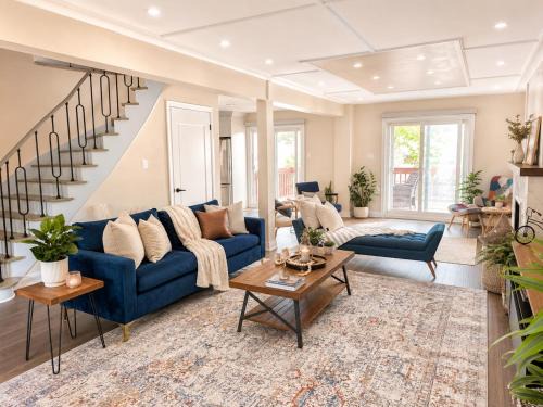 Newmarket Apartment | Lux 5BR Spacious Home Near Yonge St