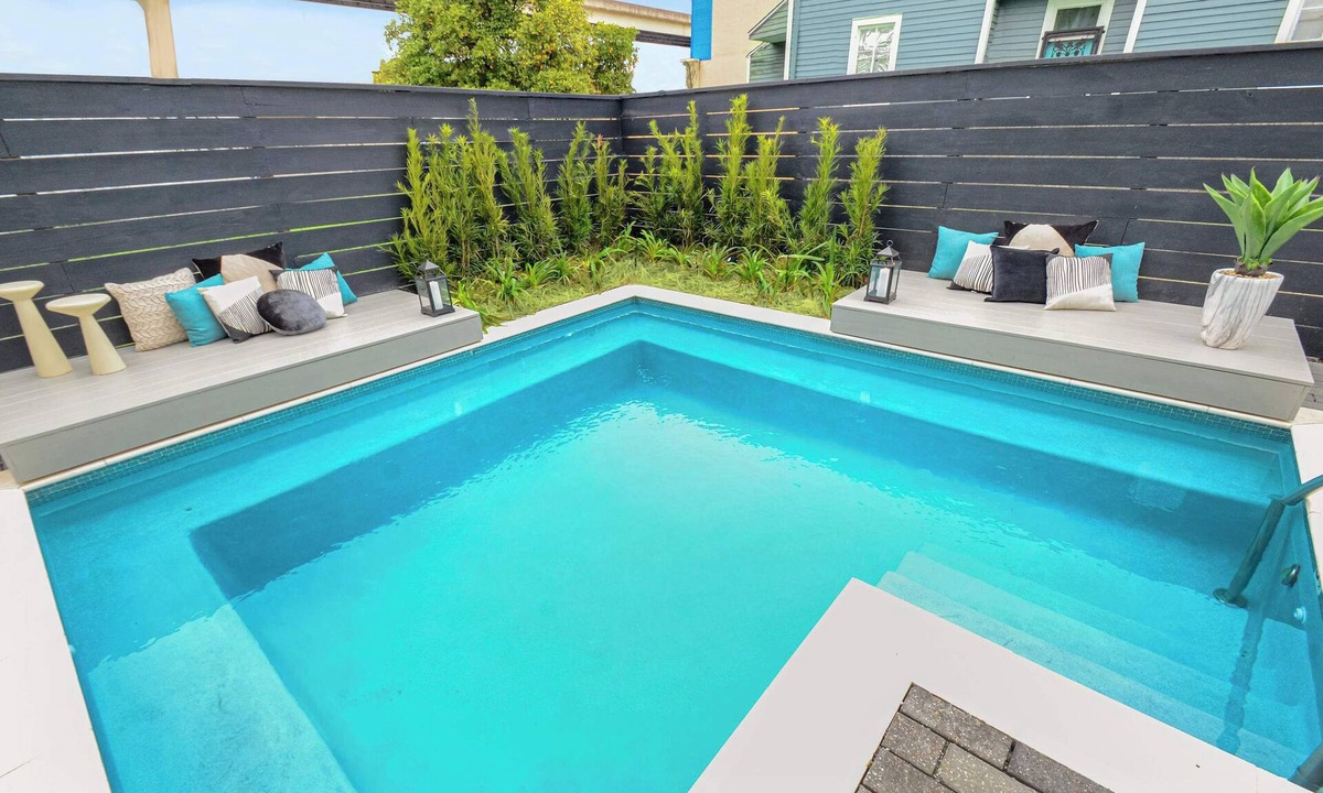 Faubourg Lafayette Hotel | Luxe 19BR Suit | Private Backyard with Pool