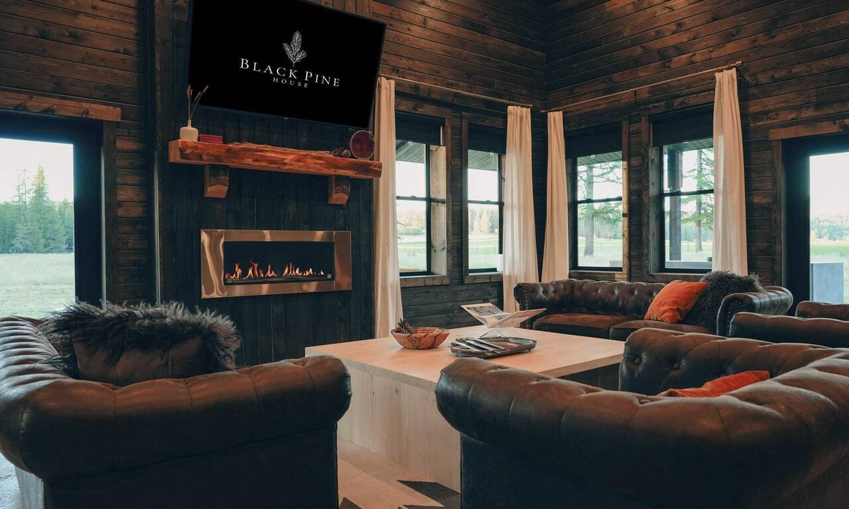 Chattaroy House | Luxe Nordic Barndominium Retreat at Black Pine