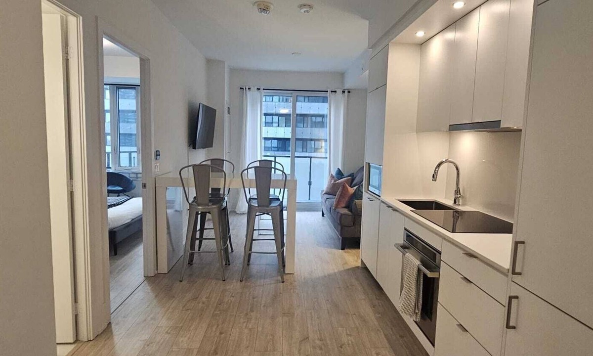 Wellington Place Condo | Luxury 1 Bedroom 1 Bath at The Well!