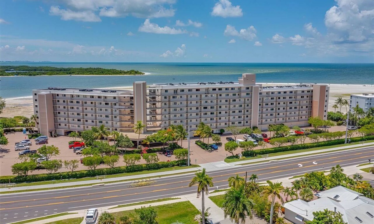 Laguna Shores Condo | Luxury Beachfront Condo