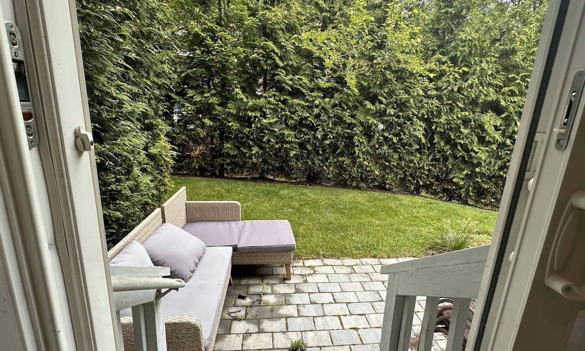 Highland Park House | Luxury, beautiful 5-bedroom townhome 3 min to NYC train