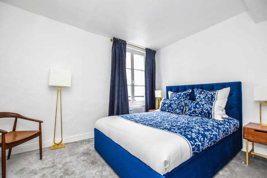 Notre-Dame-des-Champs Apartment | Luxury Bedroom St Germain - Bon Marché