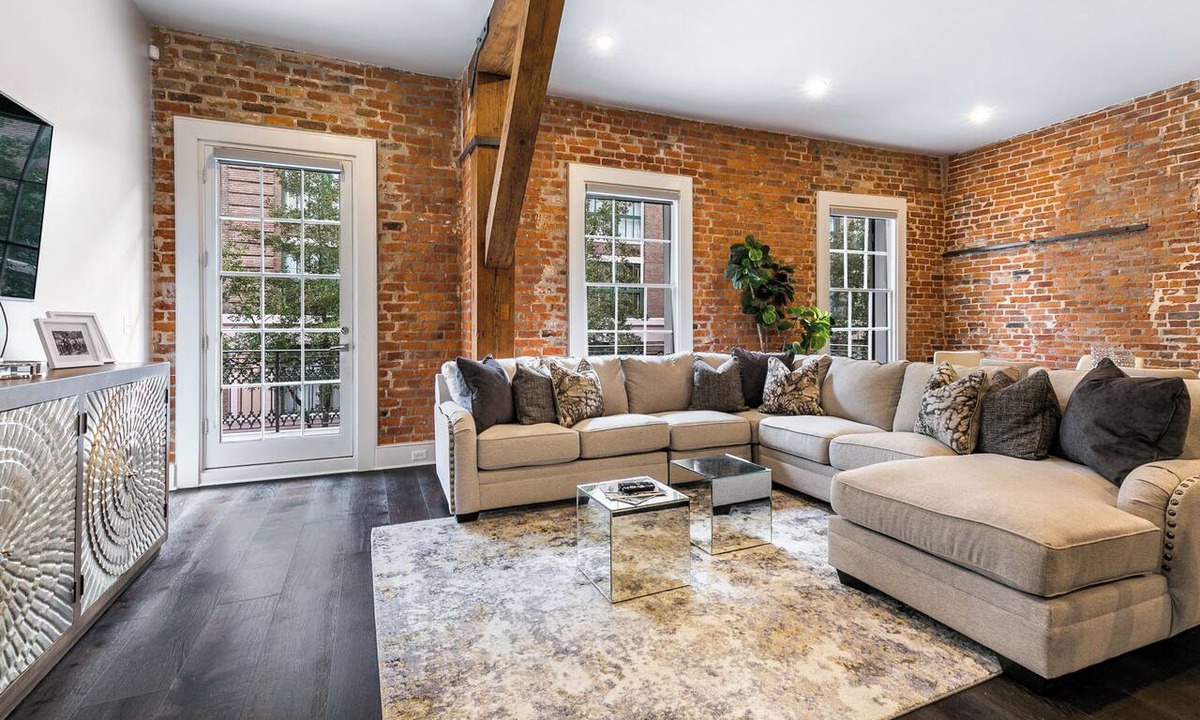 Arts/Warehouse District Condo | 🎷Luxury Historic Downtown Location LG Private Balcony | The Armstrong 🎷