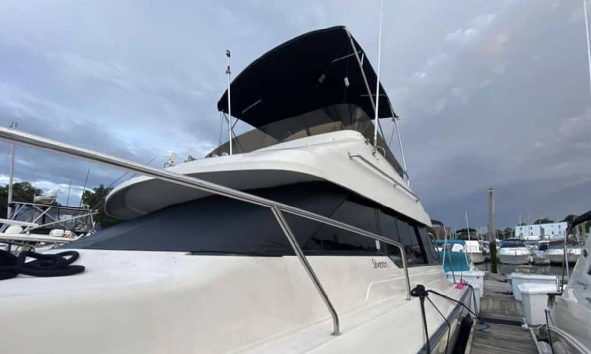 New Rochelle Boat Rental | Luxury Private Yacht as Boathouse