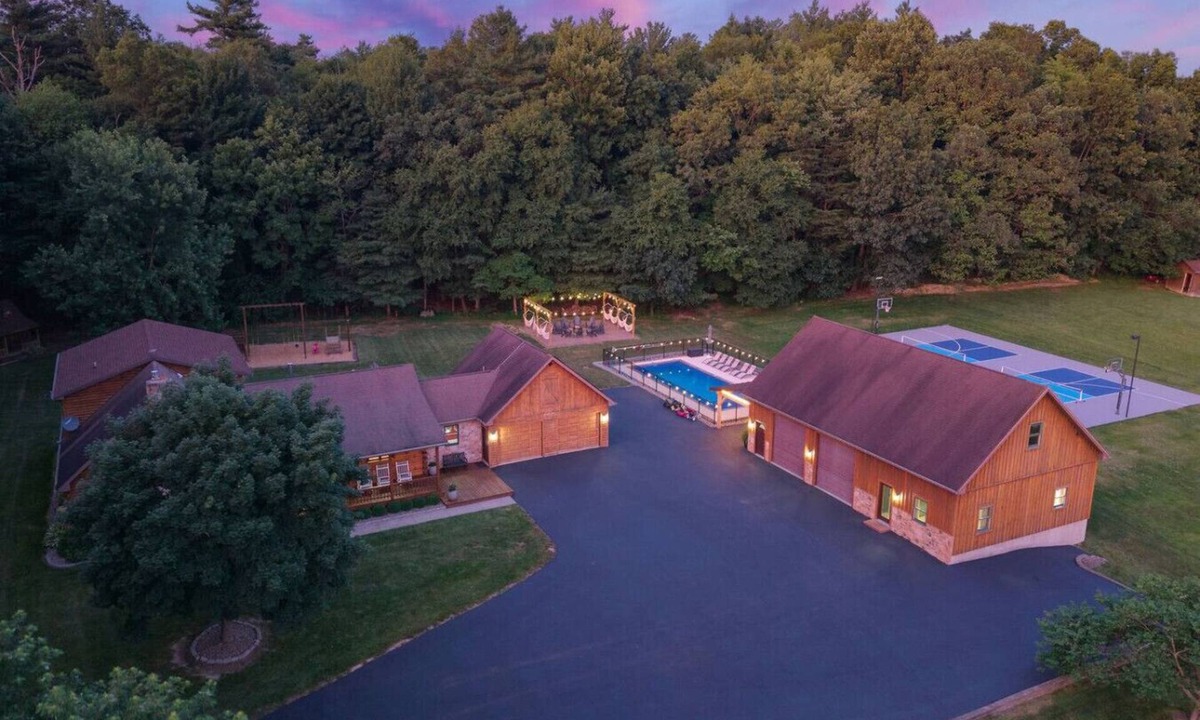 Elliottsburg Cabin | Luxury Retreat in the heart of Perry County, PA. There are plenty of amenities for the whole family to enjoy!