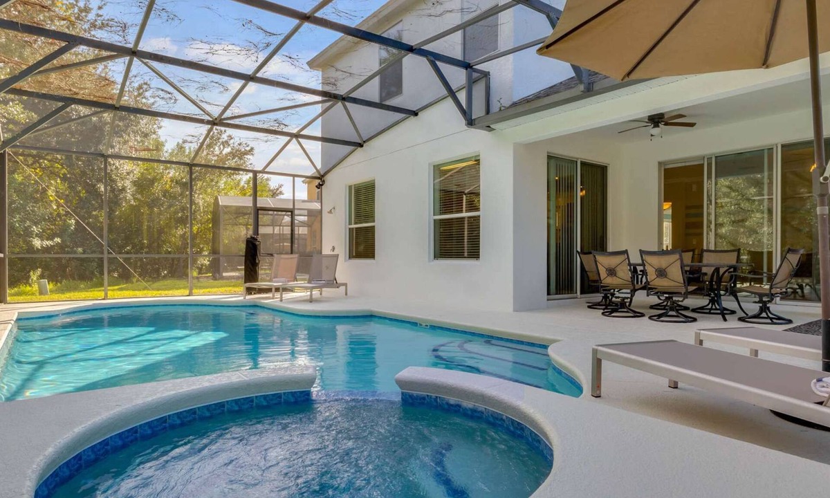Bellavida House | Luxury Villa pool/jacuzzi, gated resort, great location, sleeps 16.