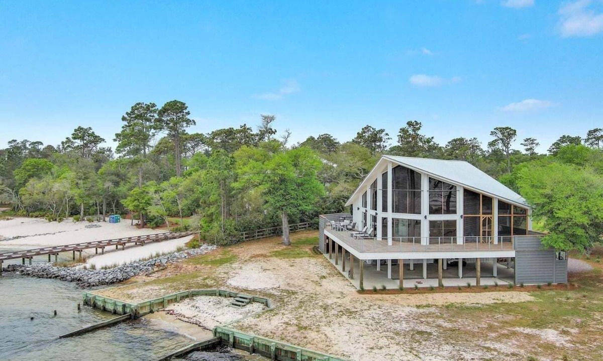 Josephine House | Luxury Waterfront Retreat | Designer Interior, Huge Deck & Private Boat Slip | BEACHBALL PROPERTIES