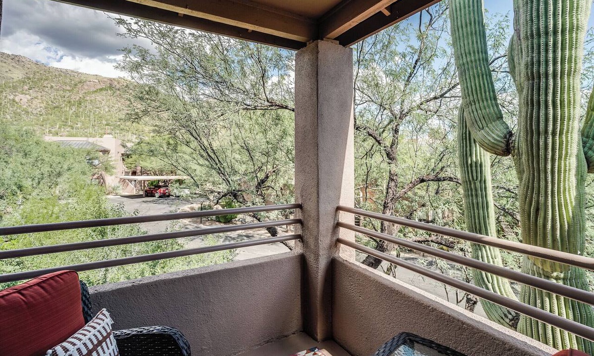 Tucson Condo | Magical surroundings - inside and out in this 1 bedroom second floor