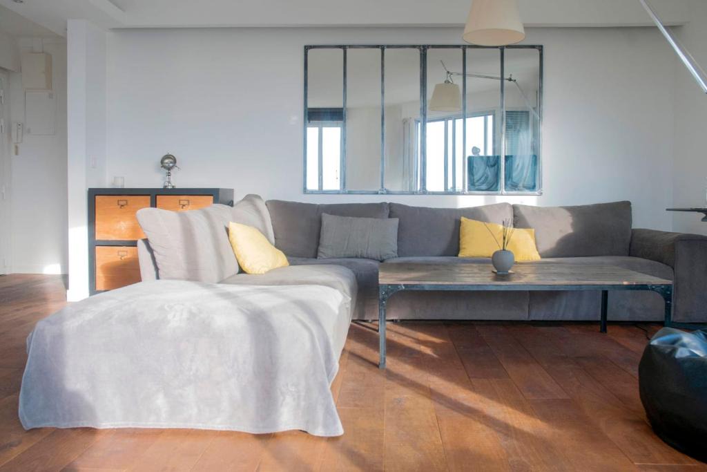 Cœur de Ville Apartment | Magnificent appt with VIEW close to PARIS