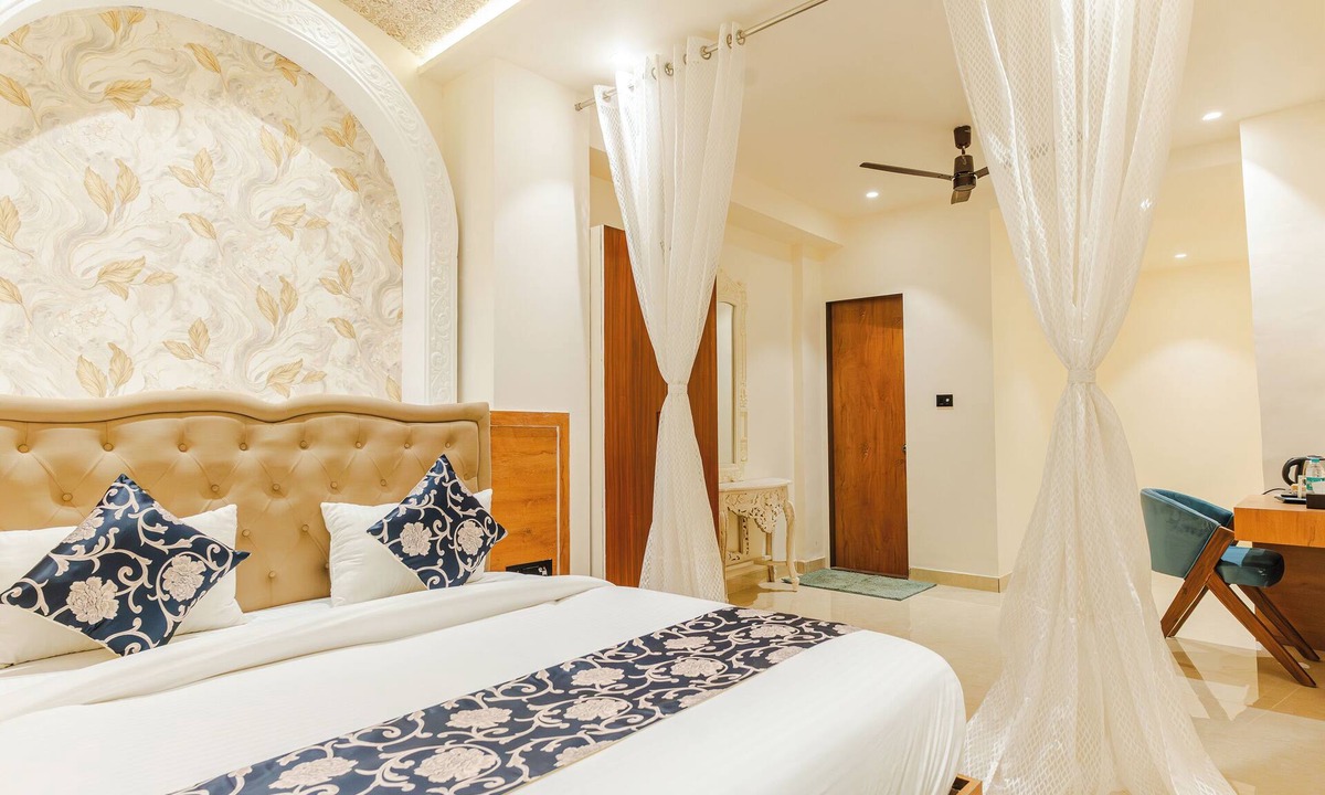 Thane West Hotel | Mahaveer Residency Hotel