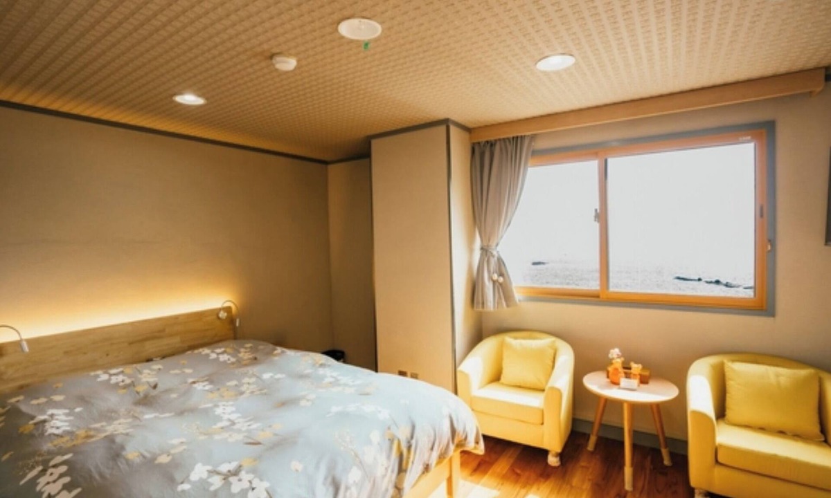 Suzaki Hotel | Main building 301 Westernstyle room double bed /Shimoda Shizuoka