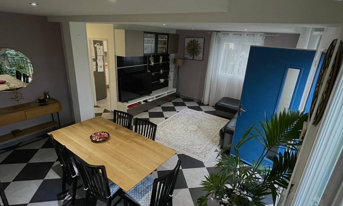 Chennevieres-sur-Marne House | Maison de Ville Avec Grand Jardin