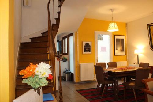 Saint-Denis Apartment | Maison de Charme 95m2 à Saint-Denis PLEYEL, 4 Chambres, Terrasse, Calme, Proche Paris et Stade de France