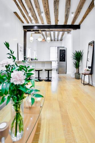 Strasbourg -Saint-Denis Apartment | Marais 4 bedrooms new apartment