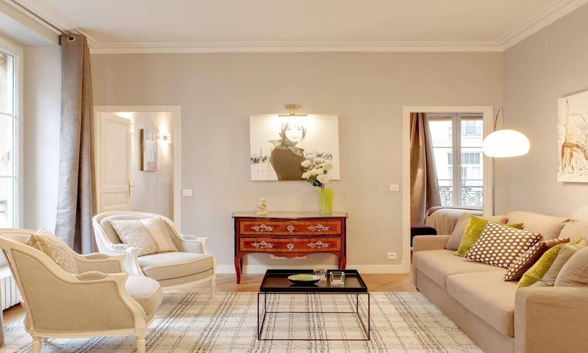 Marais Apartment | MARAIS HOTEL DE VILLE BRIMMING WITH PARISIAN CHARM