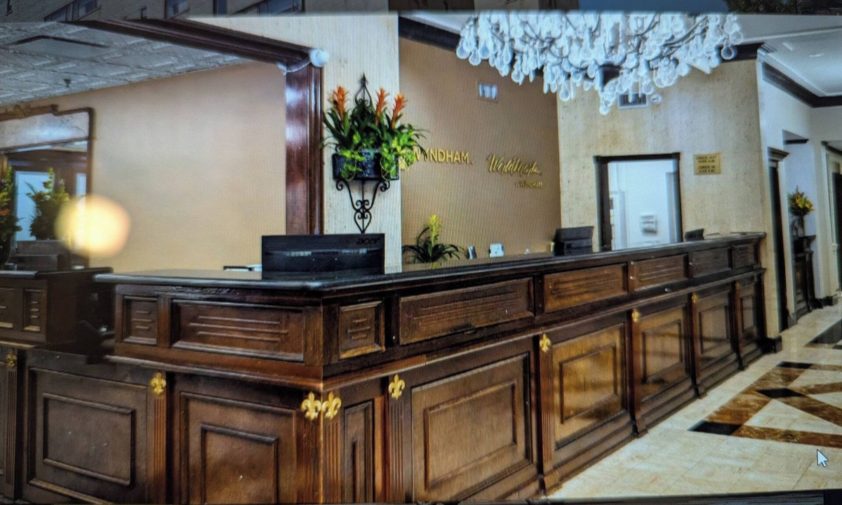 Faubourg Livaudais Resort | Mardi Gras in New Orleans, on Charles St. in the French Quarter