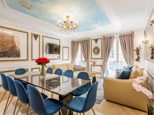 8th Arrondissement Apartment | Merveil - Luxury Suite -Champs Elysees- Ponthieu I