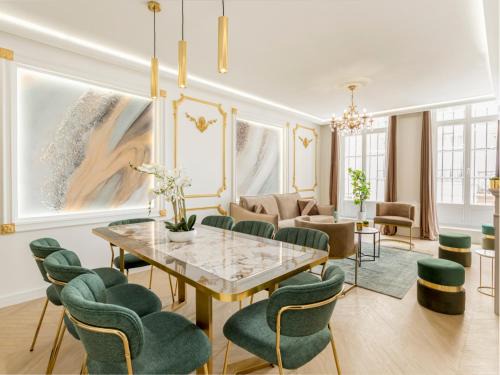 Quartier Sainte-Avoye Apartment | Merveil - Luxury Suite - Marais - Saint Martin I