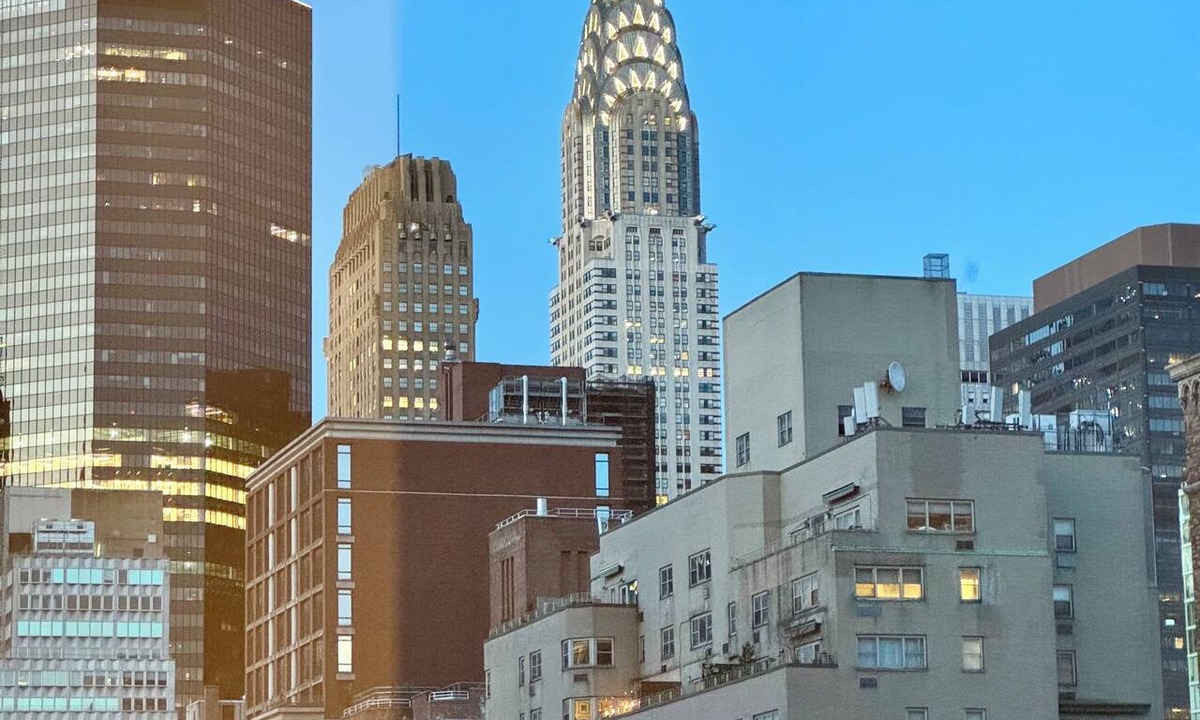 Midtown South Apartment | Midtown Park Ave Charming Chrysler View Corner Studio