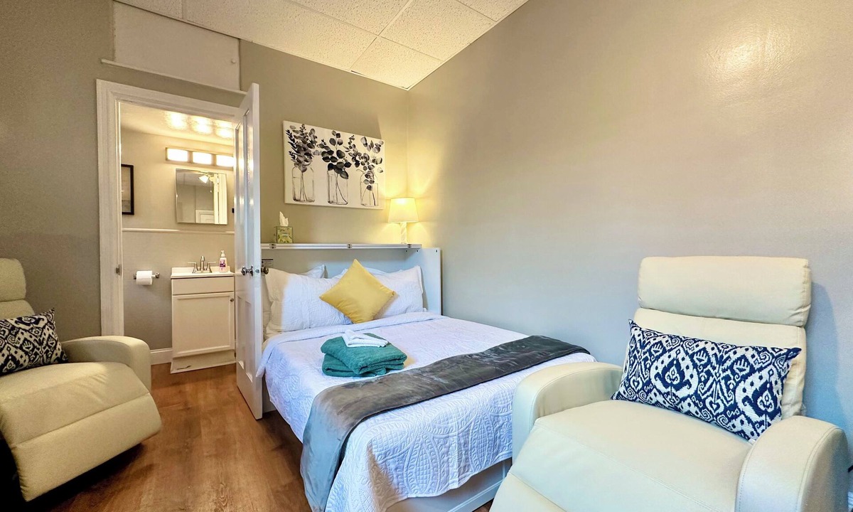 Harrisburg Apartment | Midtown Studio w/Bath & Kitchen- Walk To Restaurants & Nightlife!