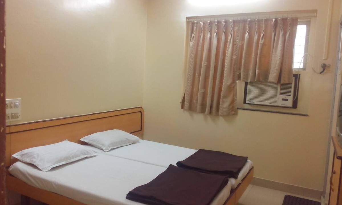 Girgaon House | Milan Guest House