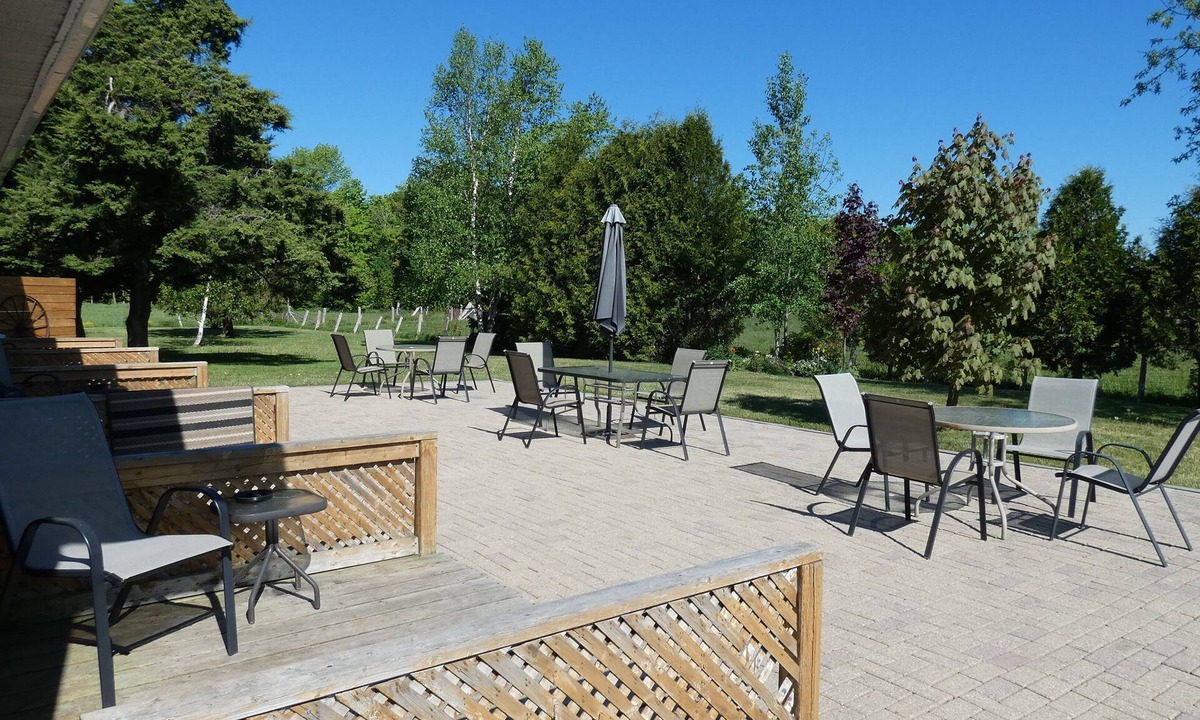 Wiarton Hotel | Mile Inn Motel