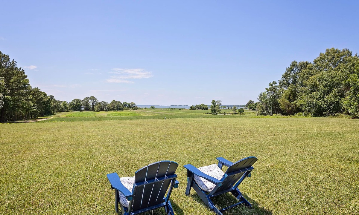 Trappe House | Minutes from Downtown Cambridge and Downtown Easton | 104+ Acre Farm