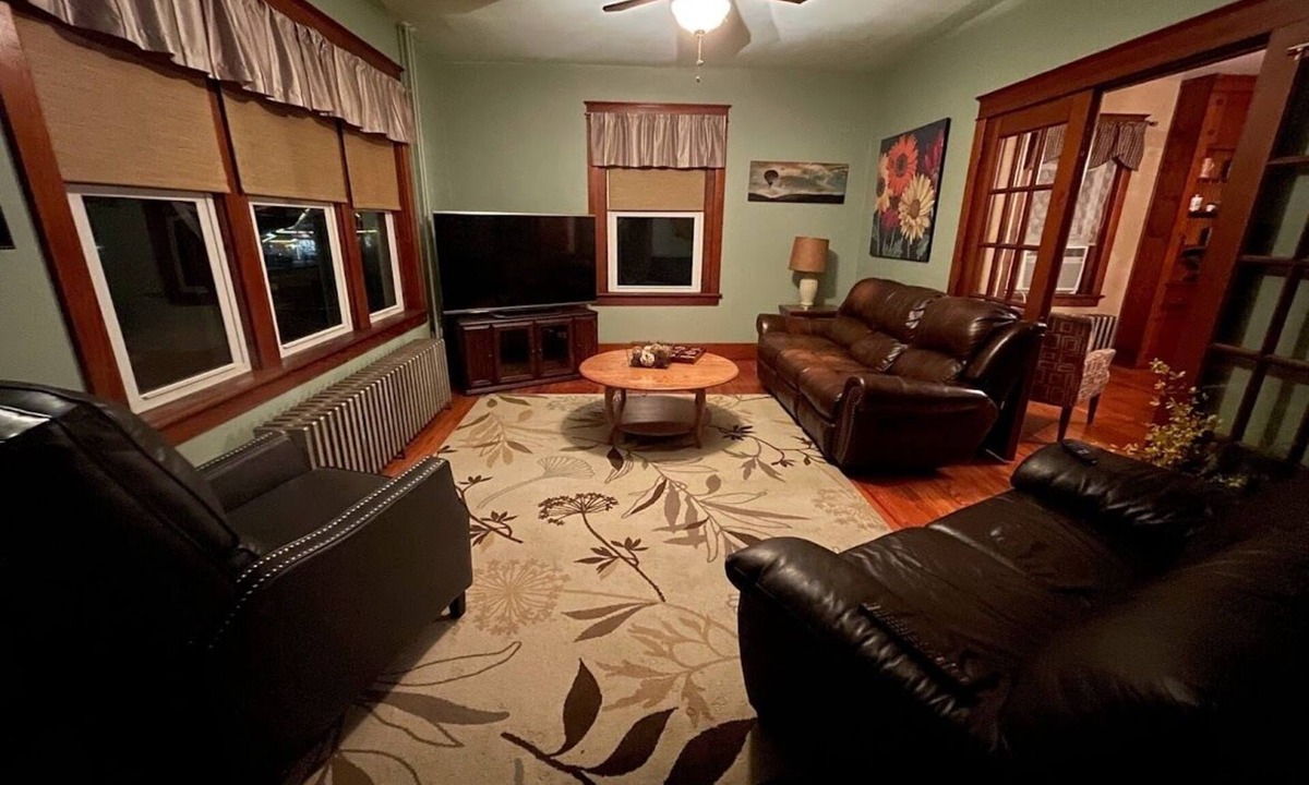 Campbelltown House | Minutes to Hershey Park, Mt. Gretna Lake, In The Net Sports Ctr, Chocolate World