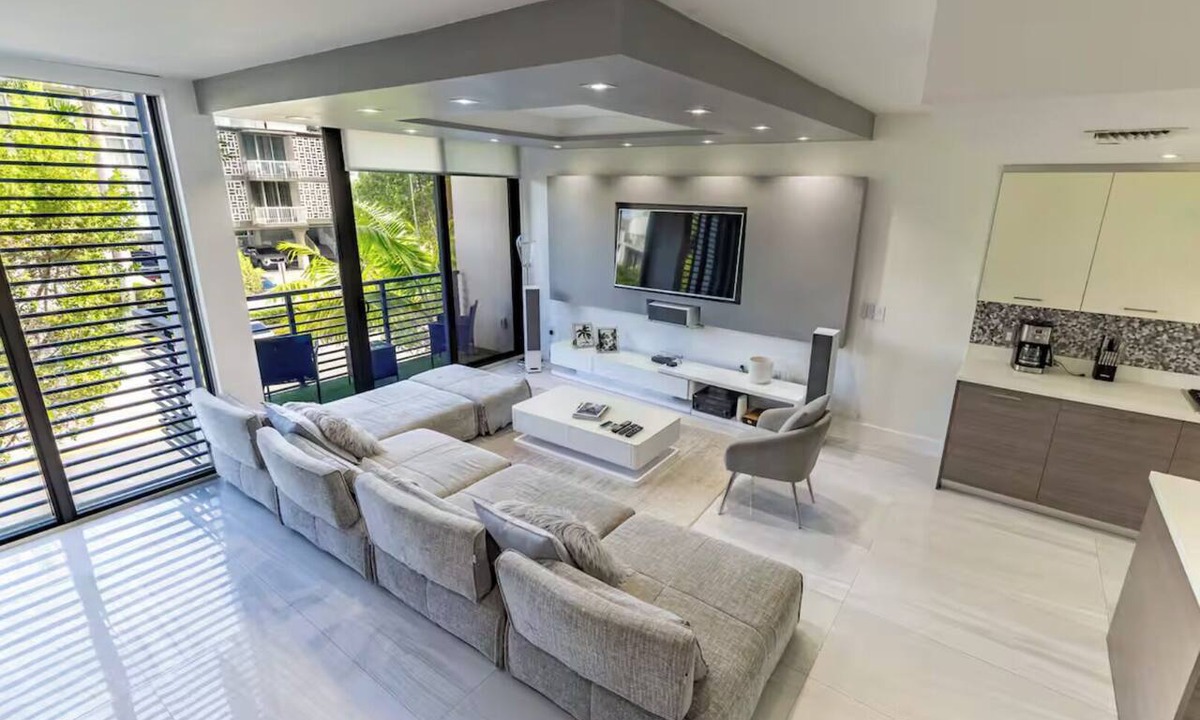 Bay Harbor Islands Condo | Minutes to the Beach 4BR Modern Luxury and Walk to Bal Harbour