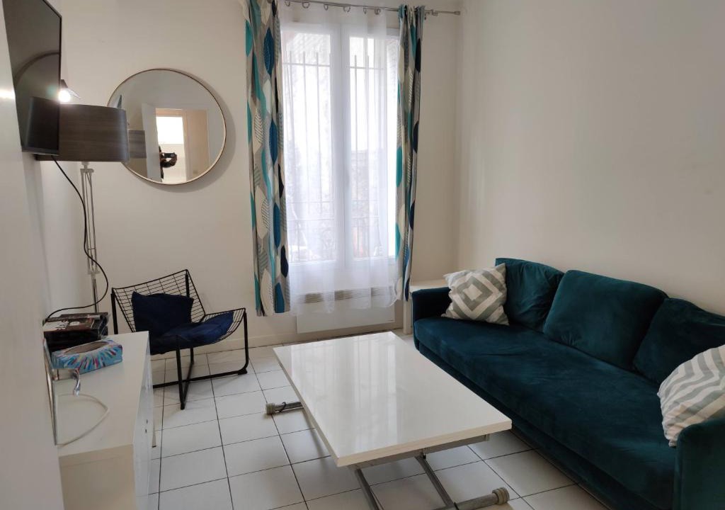 Louis Bertrand-Mirabeau-Semard House | Modern 1 bedroom apartment near the metro.