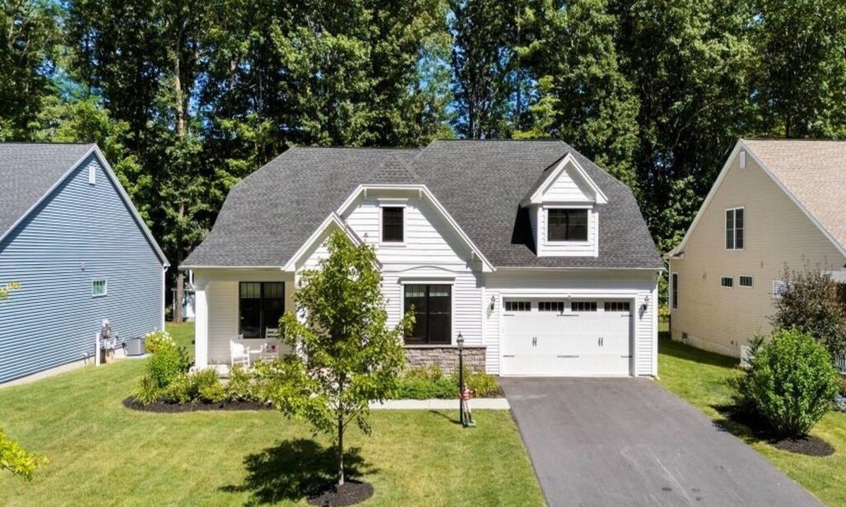 Saratoga Springs House | Modern 5BR Luxury Home with Lake & Indoor Pool Access