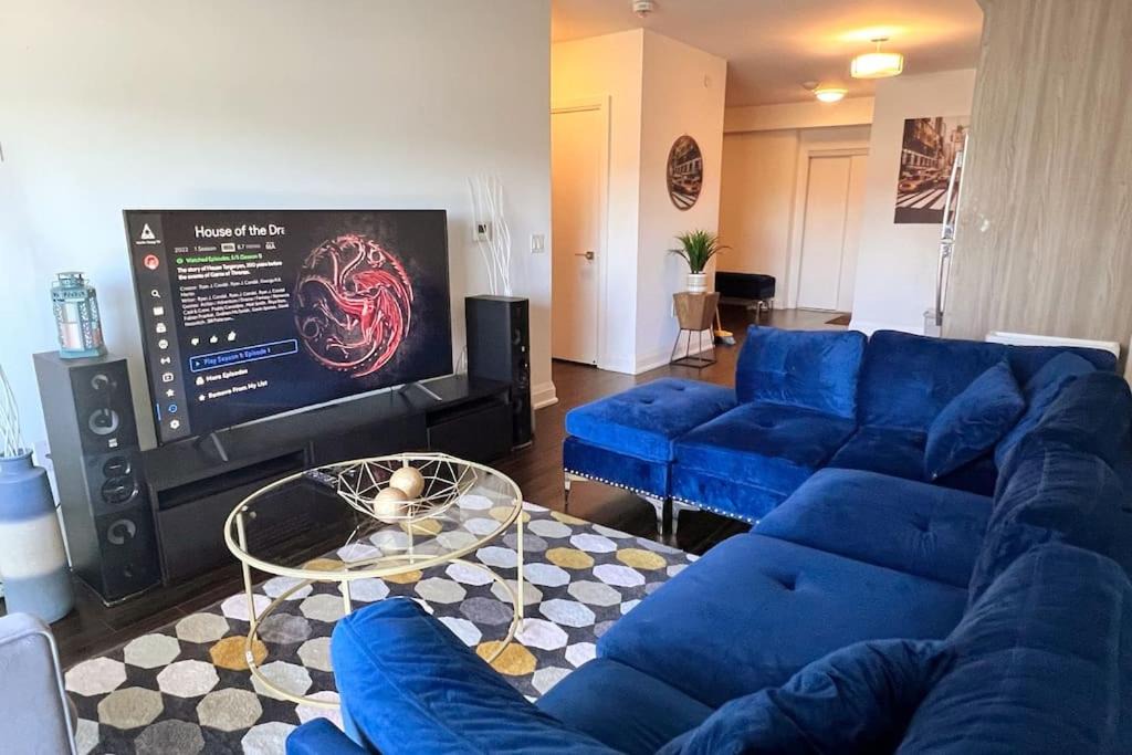 Weston Apartment | Modern Condo In York